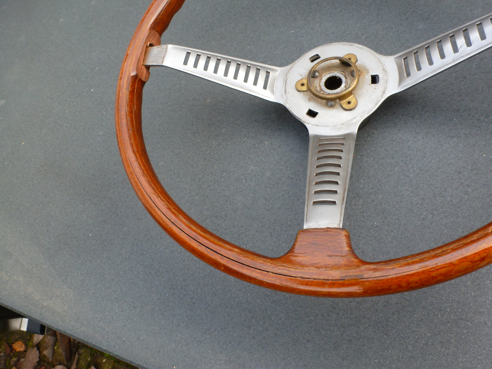 Steering wheel before restoration