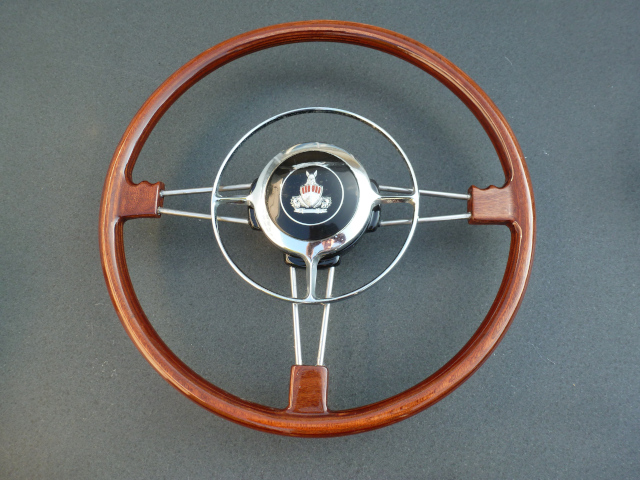 Restored steering wheel with the rim made of Mahogony plywood using method 4