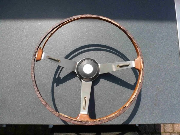 Alfa Romeo 1750 GTV Hellebore steering wheel before restoration condition