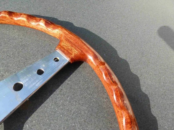 Alfa Romeo GT 1300 Hellebore steering wheel rear finger grooves restoration detail