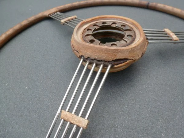 Citroën Traction Avant steering wheel with shrinkage cracks and missing material